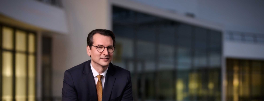 从学徒工到CEO，他如何实现逆袭上位？