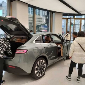相比造车，华为更急于卖车