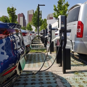 充电桩“出海”：从卖产品到布生态