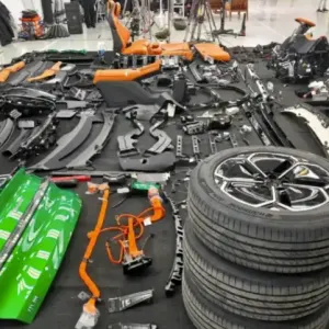 雷军拆车，是如何用事实「说谎」的？